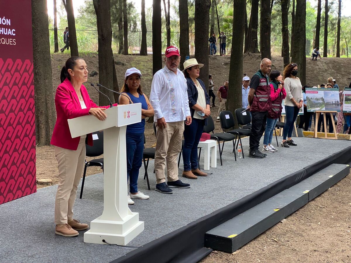 Claudia Sheinbaum en la rehabilitación del bosque de Tláhuac. (Especial)