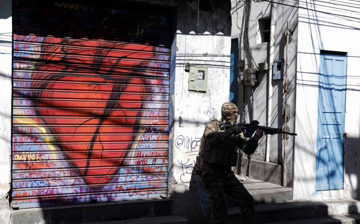 Un extenso operativo policial en una densa favela de Río de Janeiro dejó 18 muertos. |Reuters