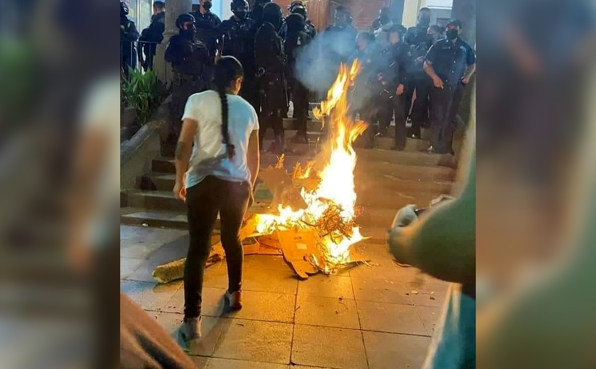 Se quejan por el intento de demoler locales en un mercado.