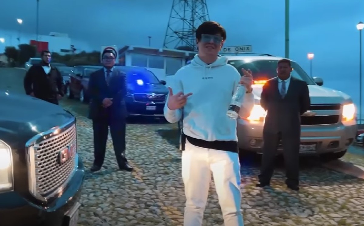 El influencer contrató a seguridad para que lo acompañara a su cumpleaños (Captura de pantalla).