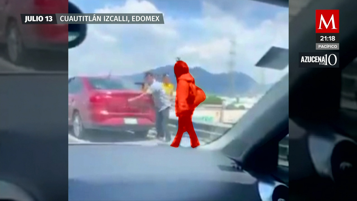 Sobrevive el repartidor que fue lanzado por un puente vehicular