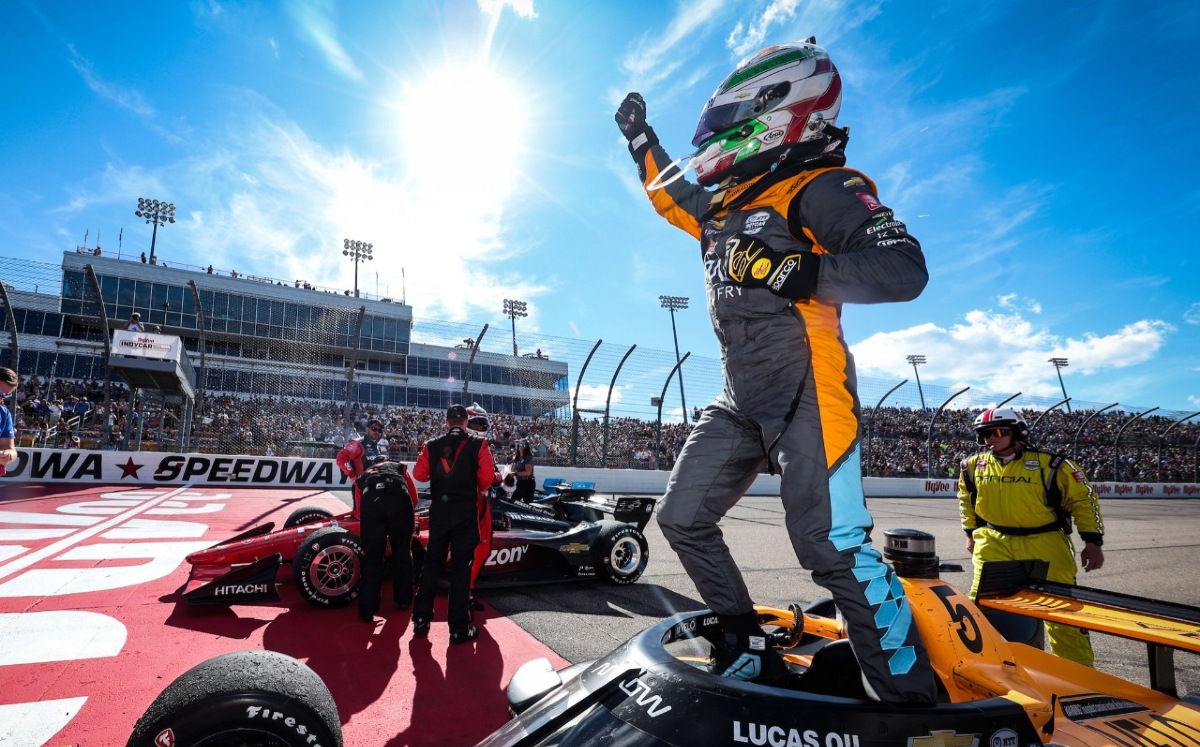 Patricio O’Ward gana segunda carrera en Iowa (Twitter McLaren)