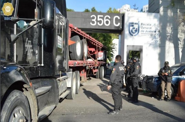 Los camiones fueron ubicados en Circuito Interior, a la altura de Río de los Remedios.