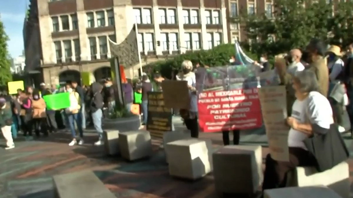 Habitantes de Santa Isabel Tola protestan en Palacio Nacional