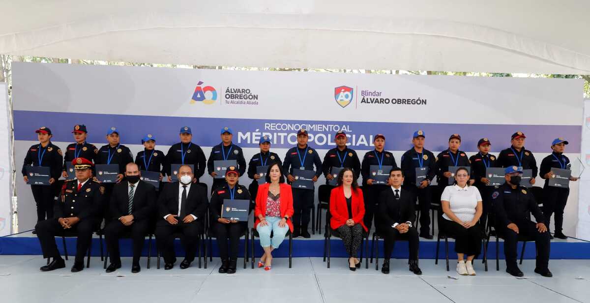 Las autoridades presentes en el evento. (Especial)