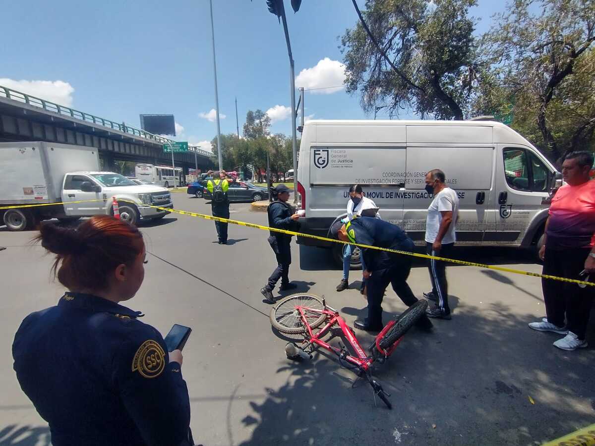 El señor trato de cruzar la avenida cuando la pipa lo arrolló. (Carlos Tejeda)