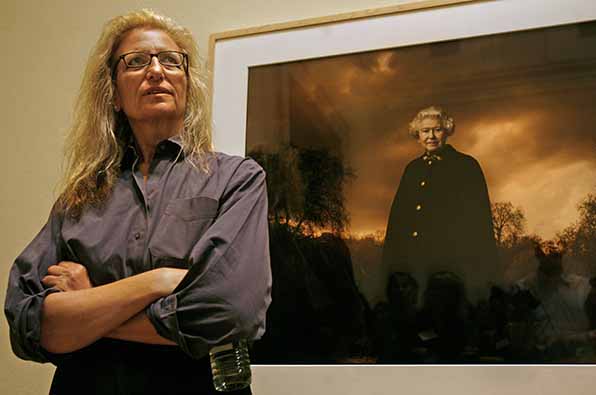 Es la primera fotógrafa estadunidense en exponer una obra en la Galería Nacional de Retratos de Washington. | AP
