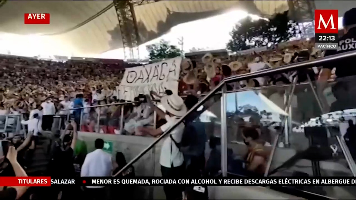 María Elena Ríos protesta en fiestas de la Guelaguetza