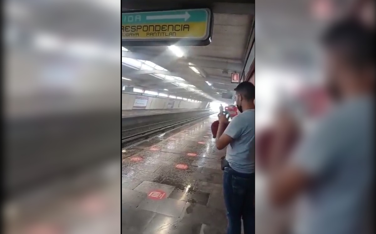 Usuarios reportan filtración de lluvia en estación de la Línea 4 del Metro. | Especial