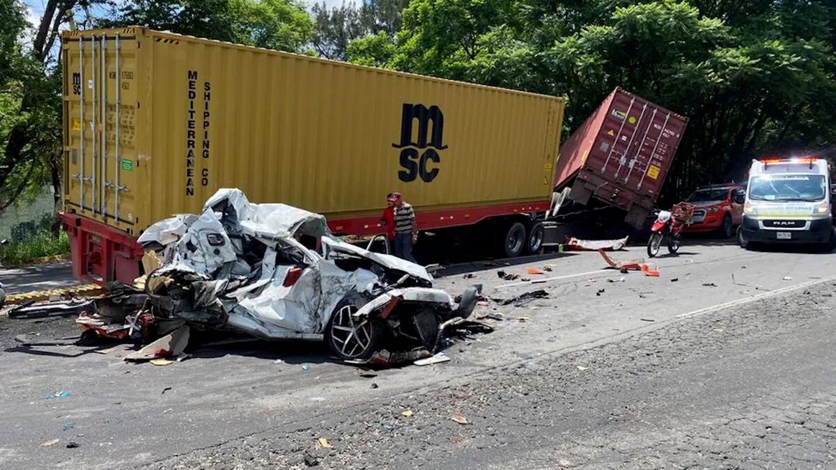 Choque en carretera a Chapala deja una persona muerta y siete heridas