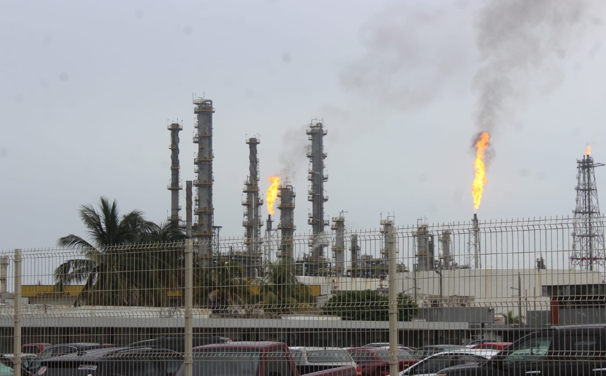 Más combustible se produce en las plantas de Refinería Madero. | Foto: Sergio Sánchez