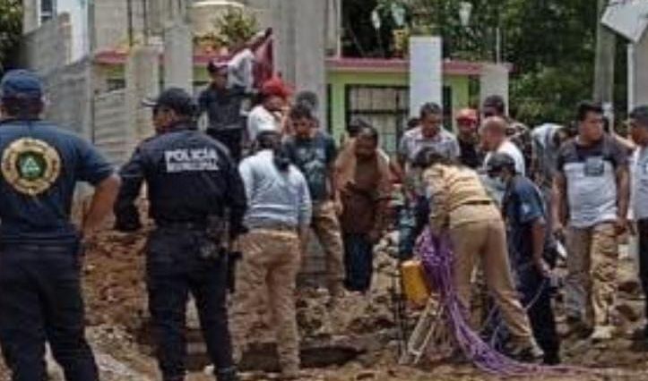 Hombre muere enterrado por alud de tierra en Puebla | Especial