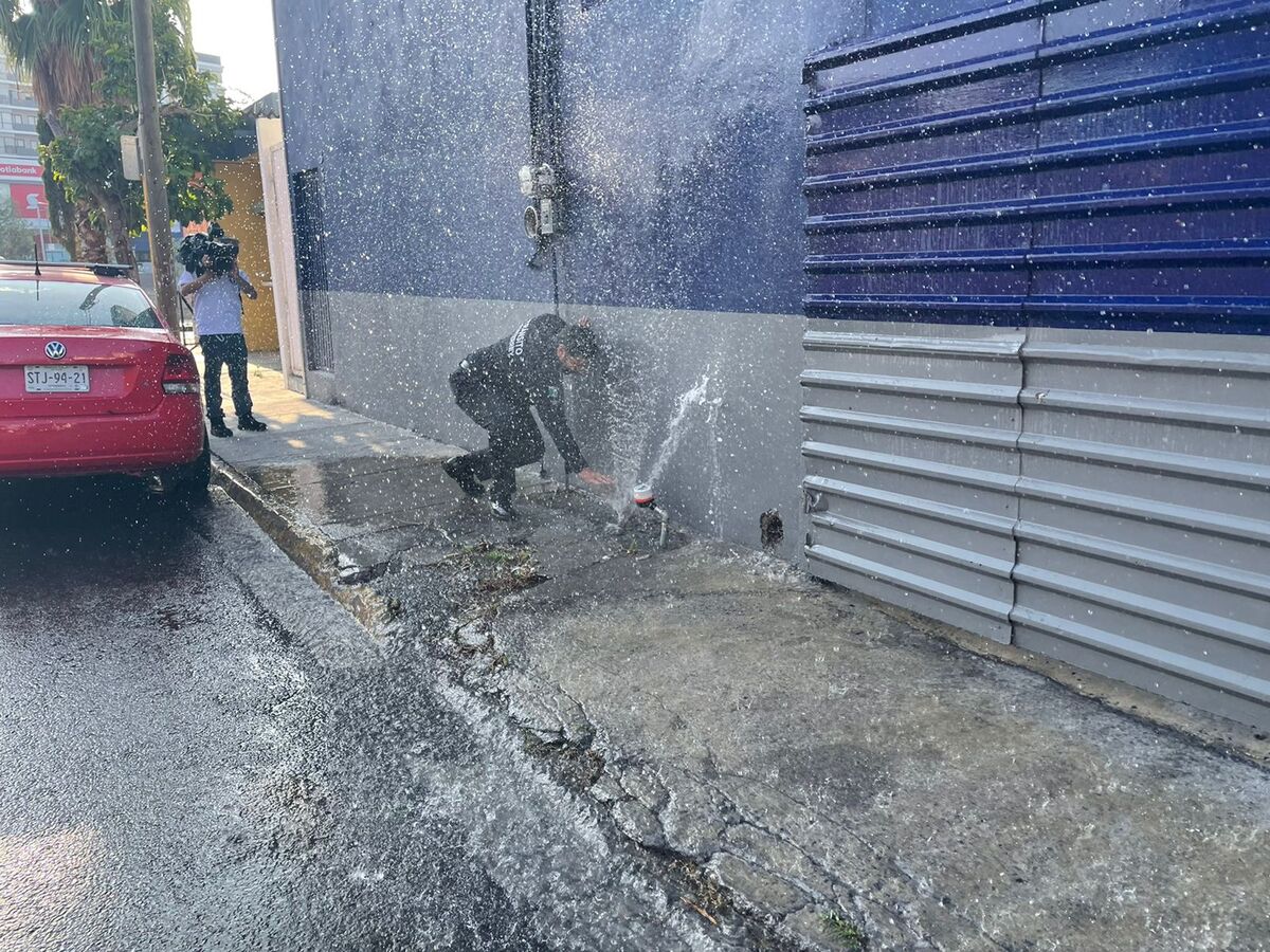 Raúl García Colunga, quien patrullaba la colonia Primavera, recibió un par de reportes de vecinos. Foto: Víctor González