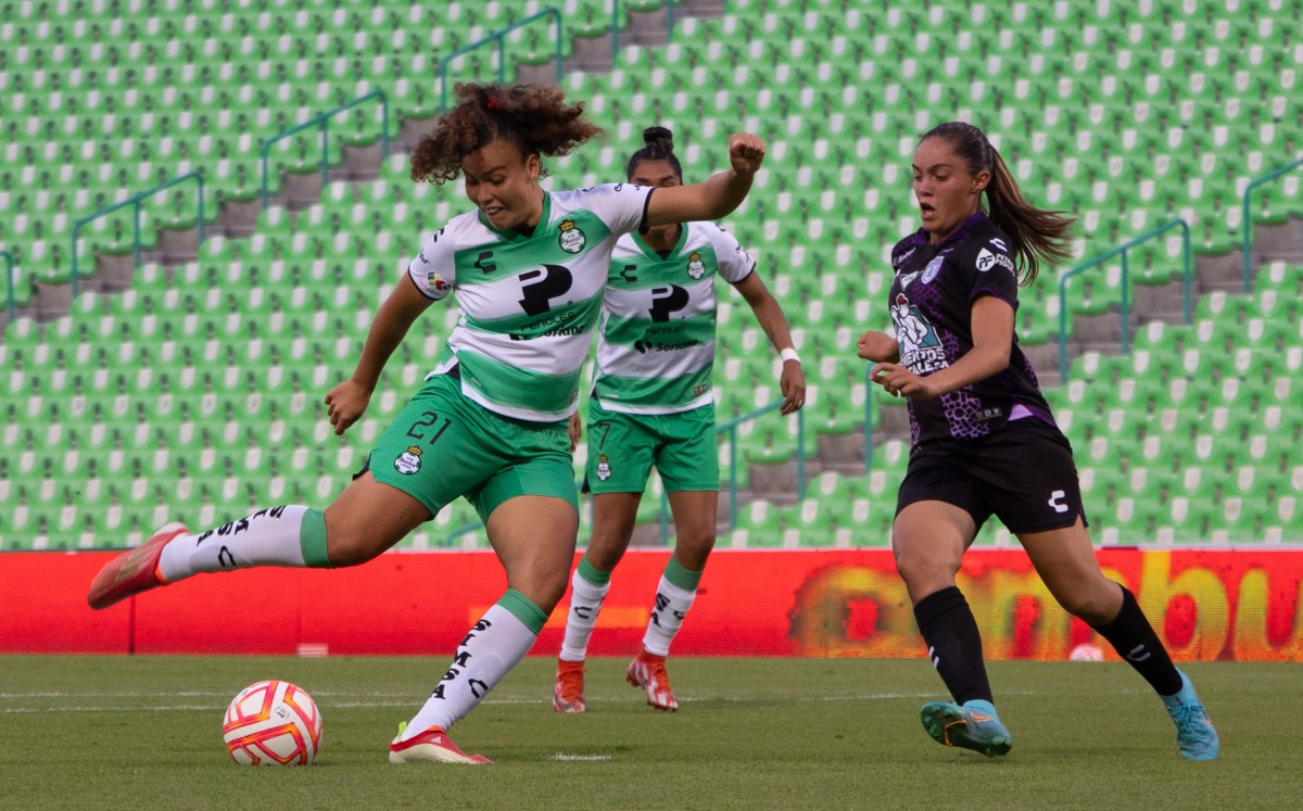 Alejandra “La China” Curiel indico que necesitan continuar por esa línea de triunfos. (@ClubSantosFem)