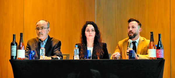 Eduardo Adame, Tania Castillo y Carlo Gallardo. Jorge Carballo.