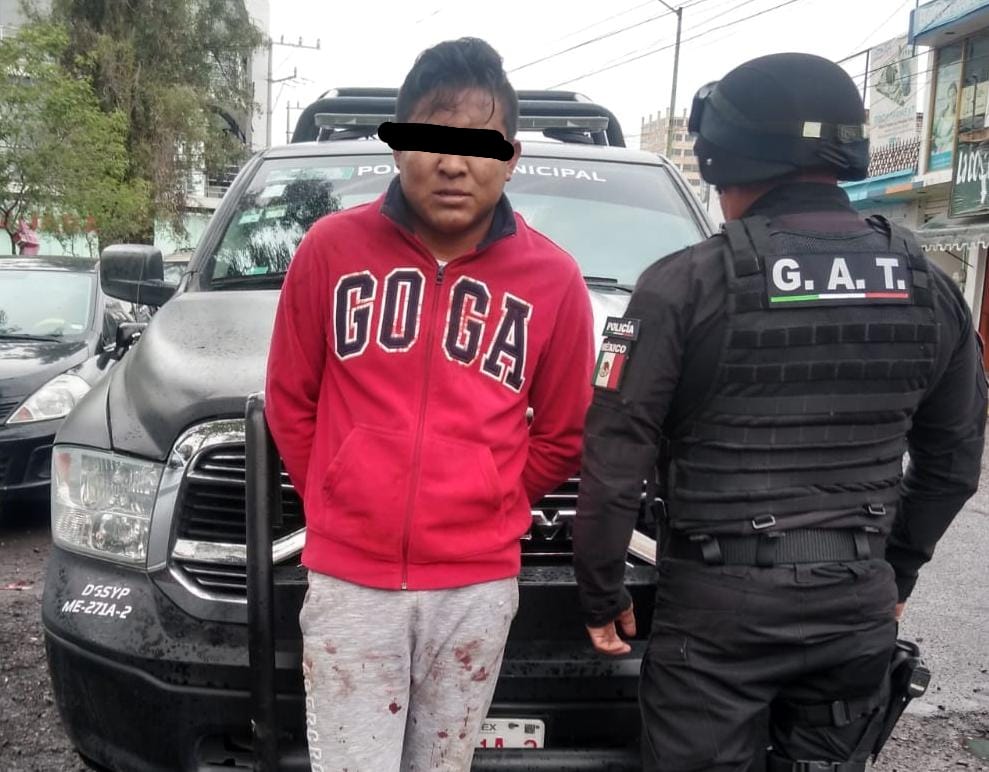 Habrían visitado varios negocios para exigir mil pesos.