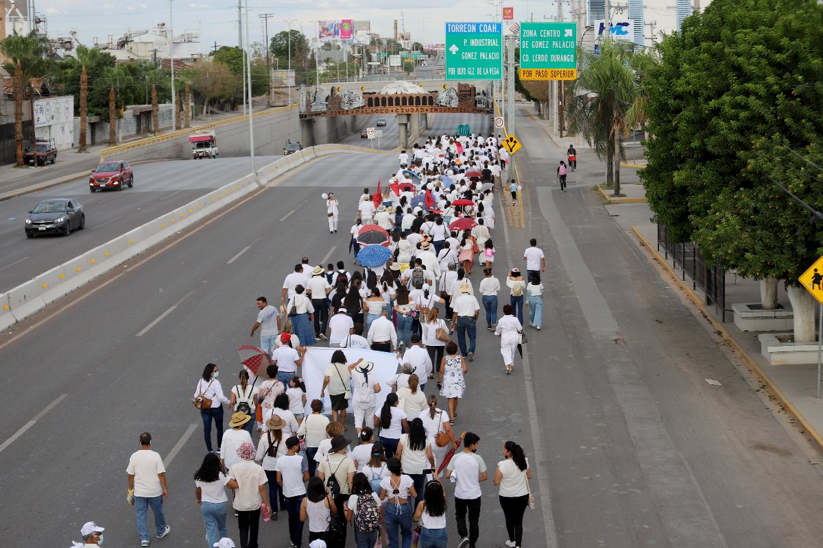 Las tres ciudades hermanas de Coahuila y Durango marcharon por la paz | Rolando Riestra