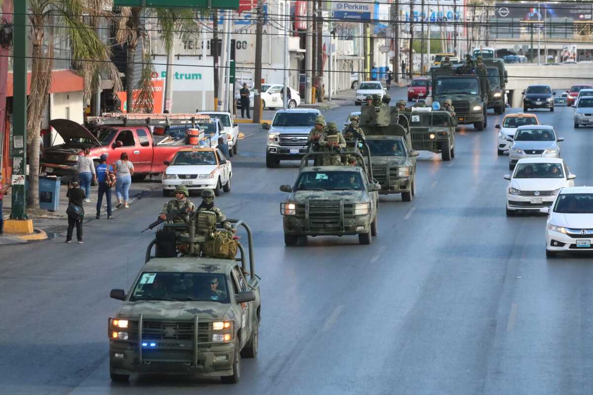 500 efectivos arribaron vía terrestre y recorrieron la Carretera Nacional desde la región citrícola. Foto: Leonel Rocha
