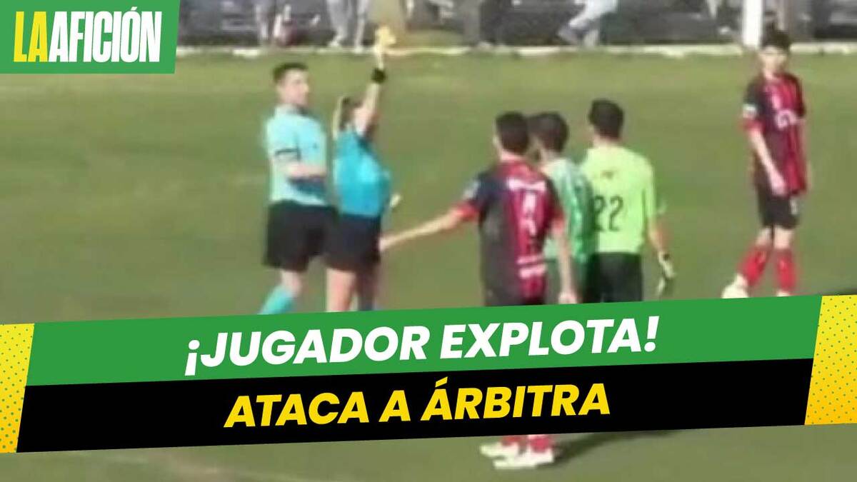 Jugador golpea a árbitra en la cancha y es detenido por la policía