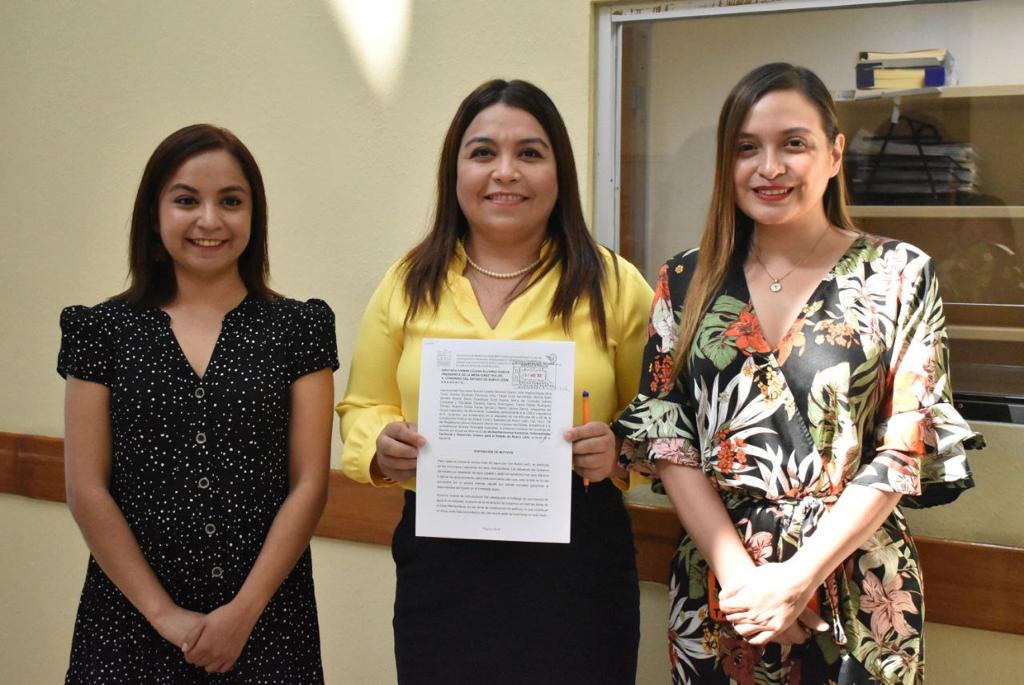 Brenda Sánchez estuvo acompañada de Iraís Reyes y Tabita Ortiz. Foto: Especial