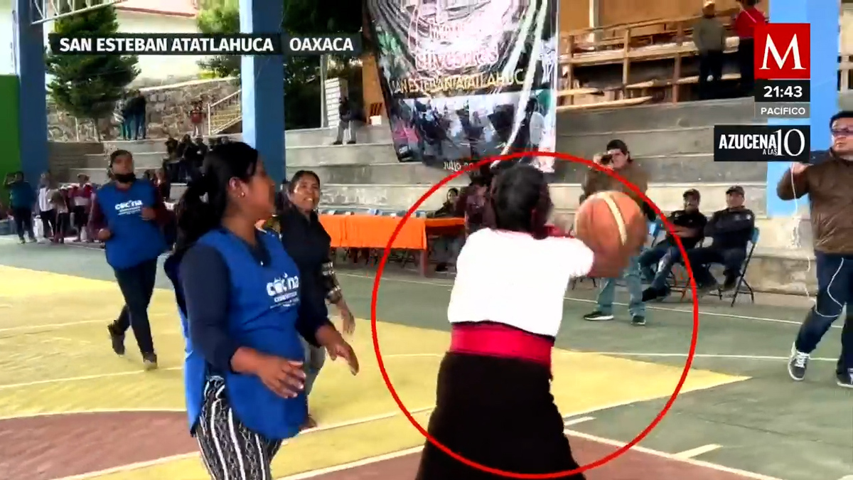 Oaxaca. Abuelita se hace viral por habilidad para jugar básquetbol