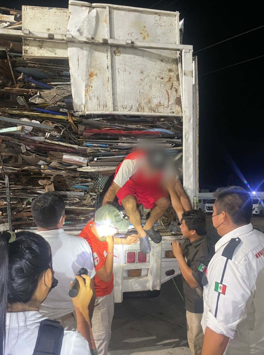 Rescatan a 45 migrantes en sur de Veracruz