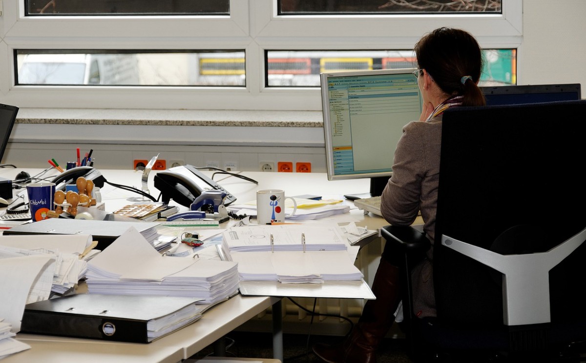 Servidores públicos, oficinas, trabajo | En cada caso se detallan los pormenores de las sanciones.