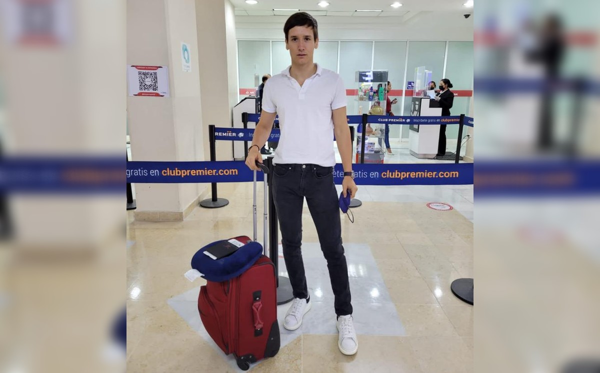 Arturo Gilio emprendió el vuelo a Europa para cumplir con una temporada de novilladas. (Especial)