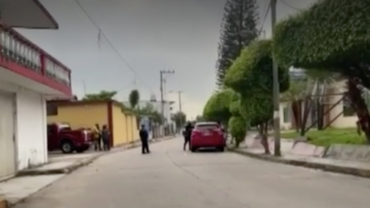 Balean clínica ginecológica en Minatitlán; no se reportan lesionados