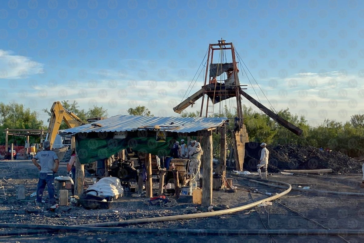 Personal de diferentes corporaciones se encuentra trabajando para el rescate de los mineros en Sabinas.