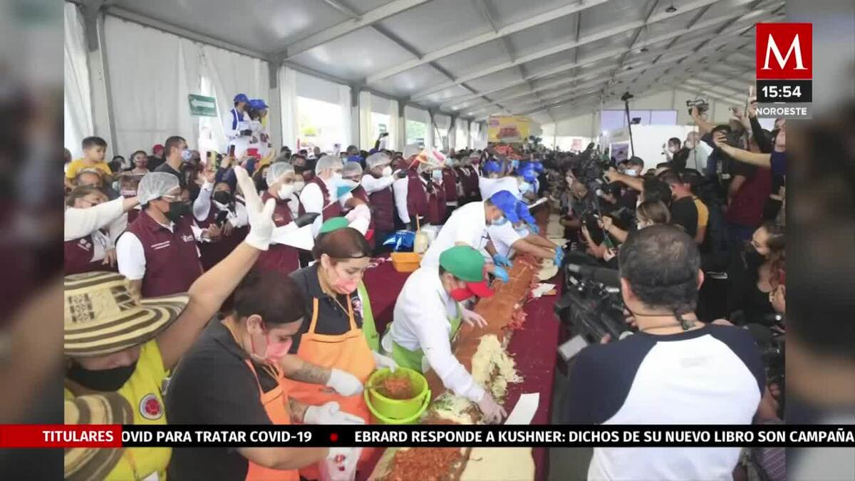 Rompen récord de la torta más grande del mundo en feria de Venustiano Carranza