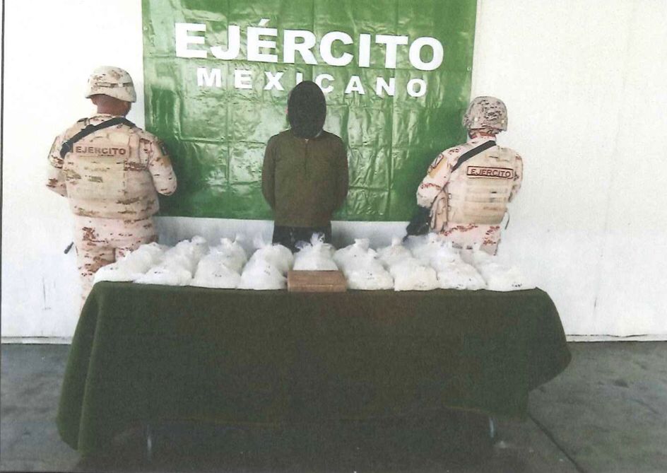 En Sonora, ejercito asegura cargamento de metanfetamina y cocaína. (Especial)