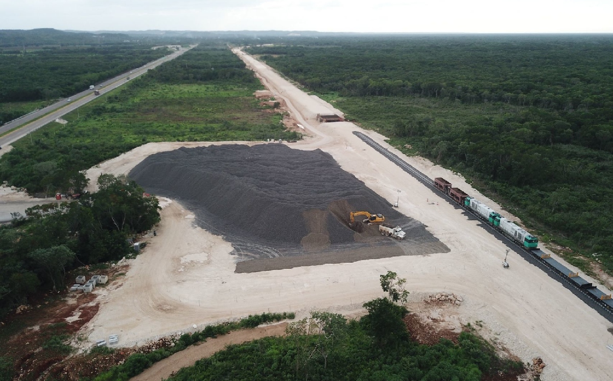 El tramo 2 del Tren Maya, lleva gran avance con la colocación de rieles, durmientes y trazos. | Cuartoscuro
