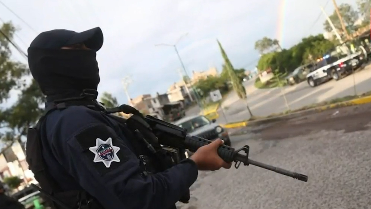 Detienen a presuntos distribuidores de droga en Michoacán