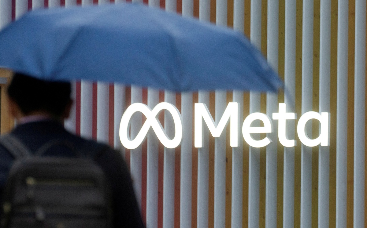 Logo de Meta Platforms en Davos, Suiza. Mayo de 2022. Foto: (Reuters)