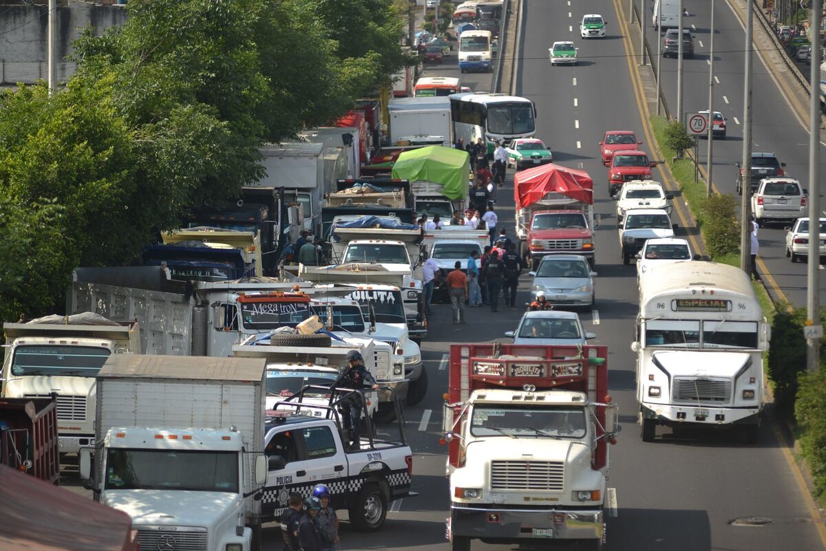 Los manifestantes bloquearon durante casi seis horas el bulevar Xalapa-Banderill. | Archivo Cuartoscuro