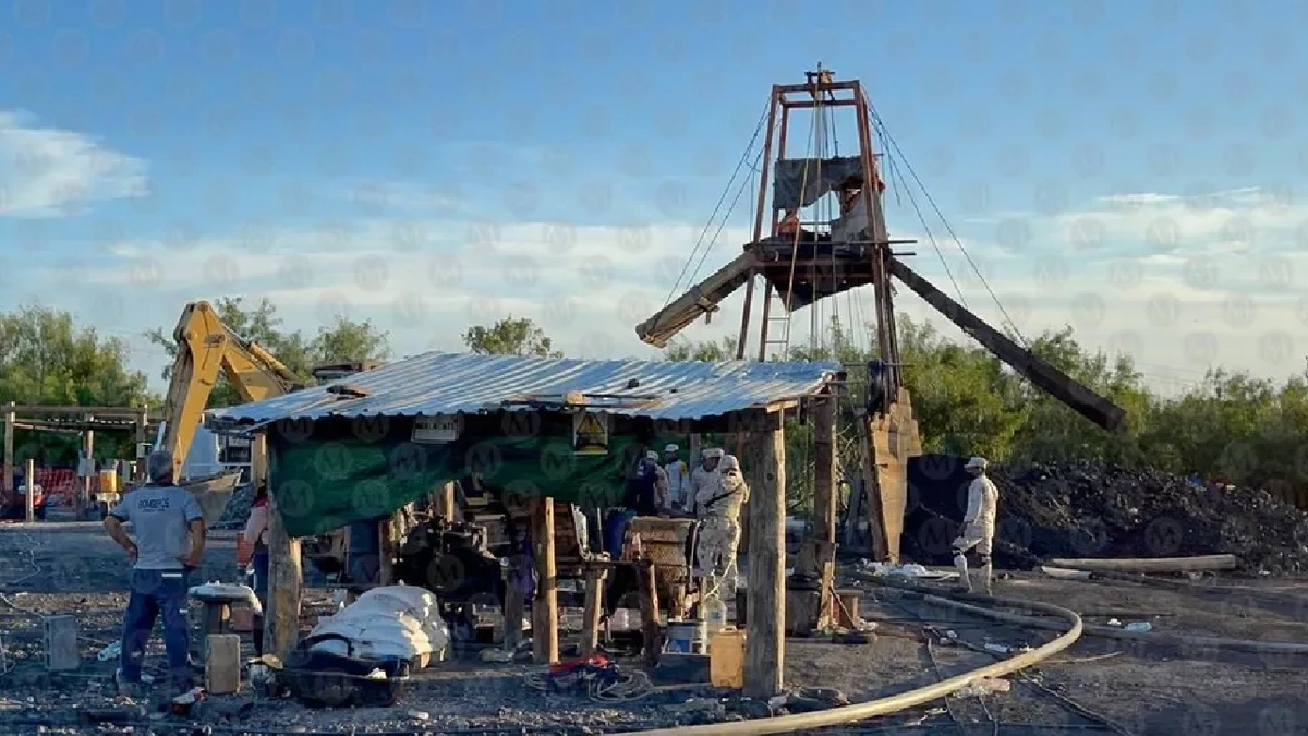 Sedena envía seis buzos de fuerzas especiales para buscar a mineros