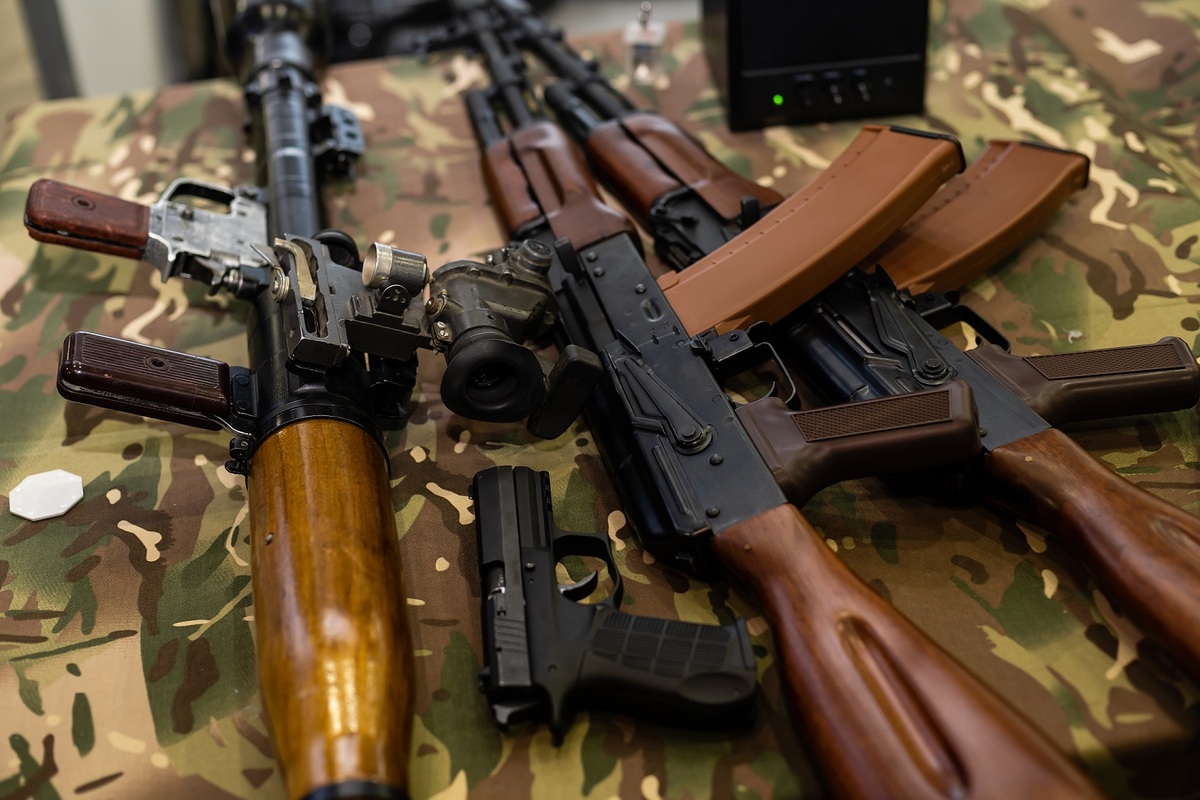 Las armas tienen el propósito de matar personas, aseguró el ministro de Seguridad de Canadá. | Shutterstock