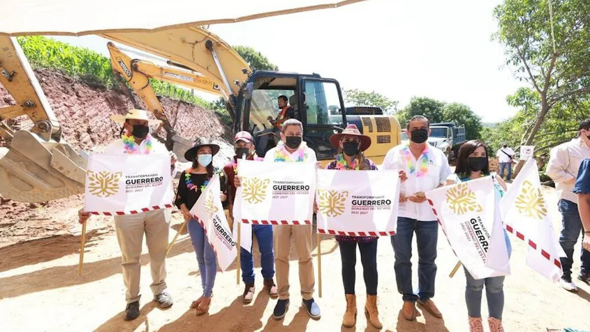 Evelyn Salgado inaugura carreteras en Guerrero