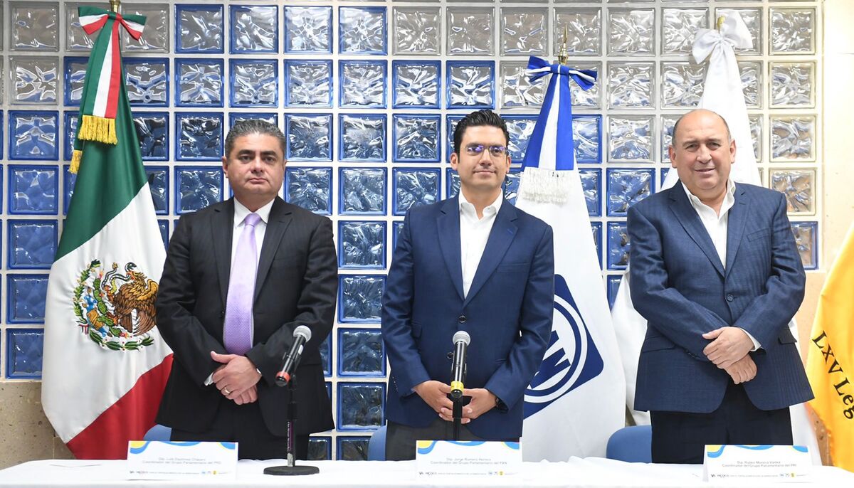 Líderes del PRD, PAN y PRI en la Cámara de Diputados. (Especial)