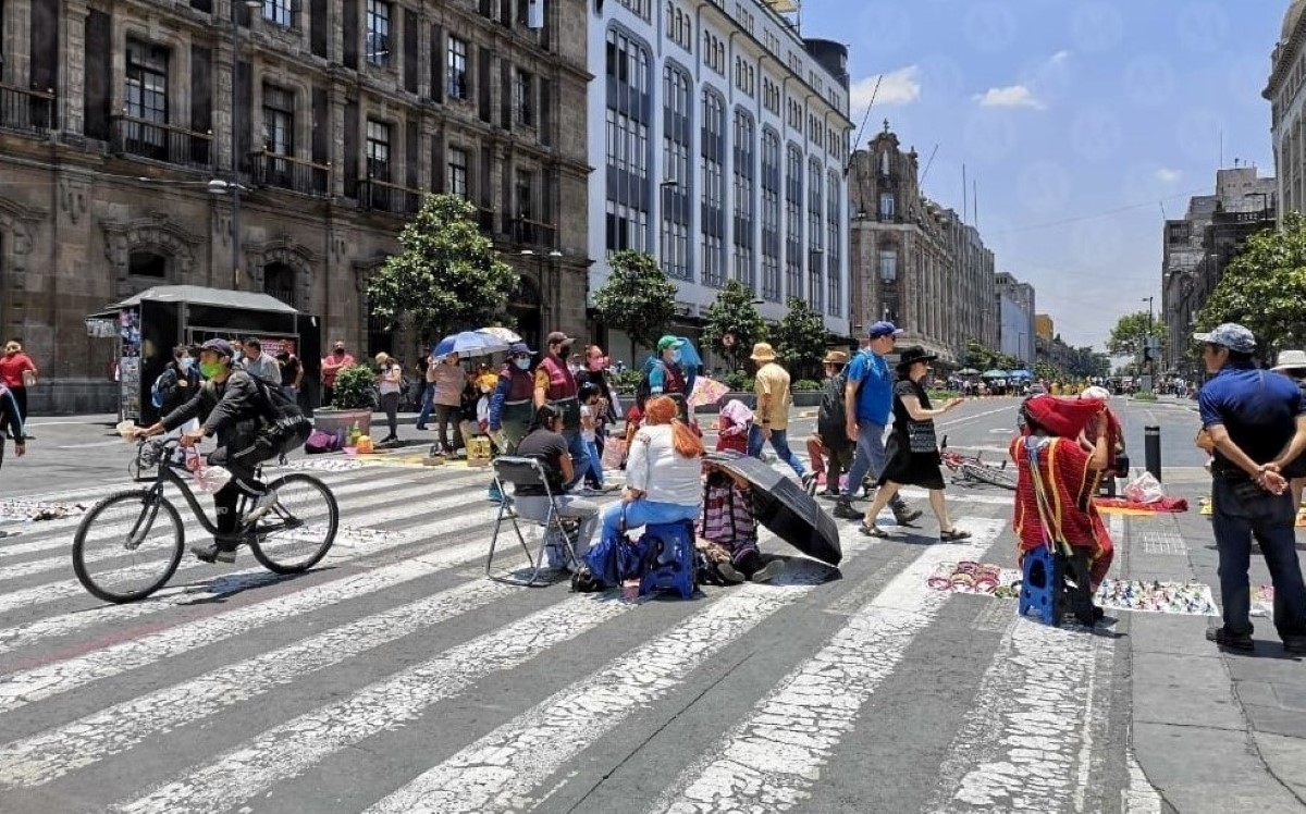Los manifestantes llegaron al Zócalo tras marchar desde el Metro San Antonio Abad. | Jorge Becerril