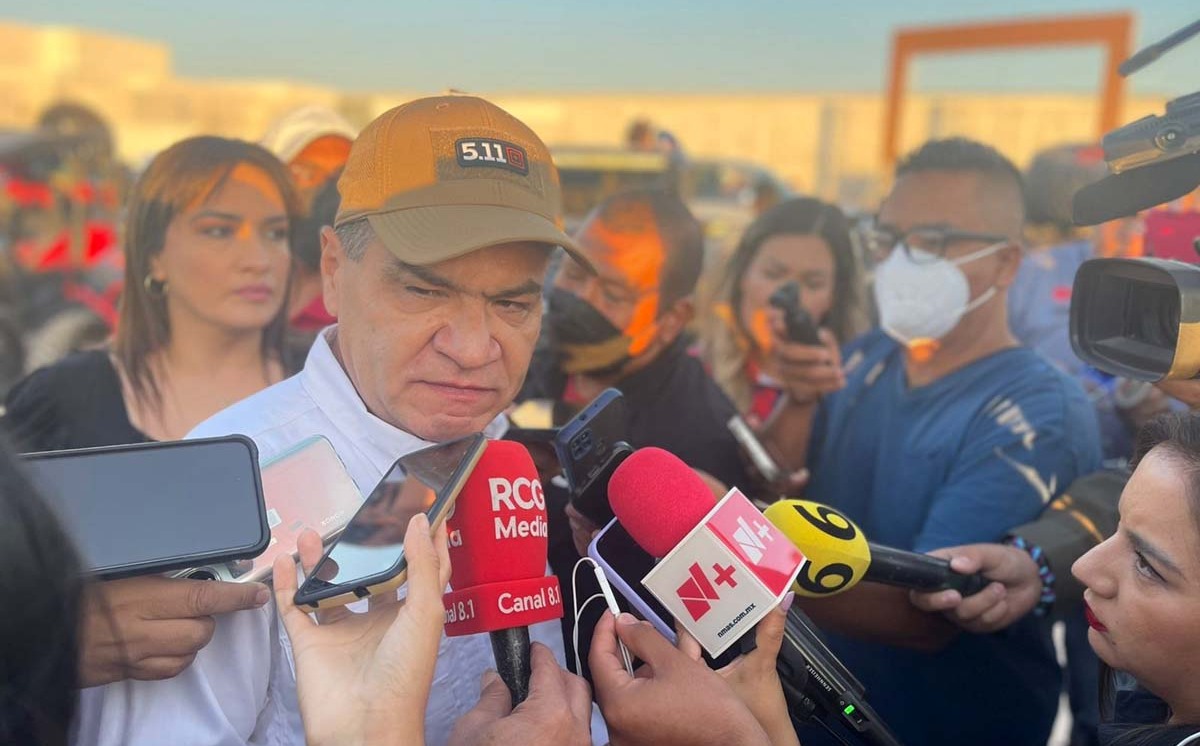 Miguel Riquelme da banderazo del Rally Coahuila 1000. (Especial)