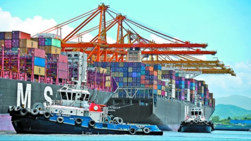 En el puerto de Manzanillo, Colima, aumentó la llegada de contenedores. (Juan Carlos Bautista)