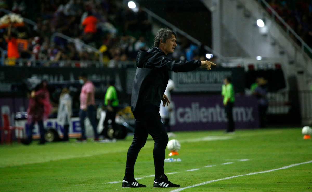 Gabriel Caballero, técnico del Mazatlán FC (Imago 7)