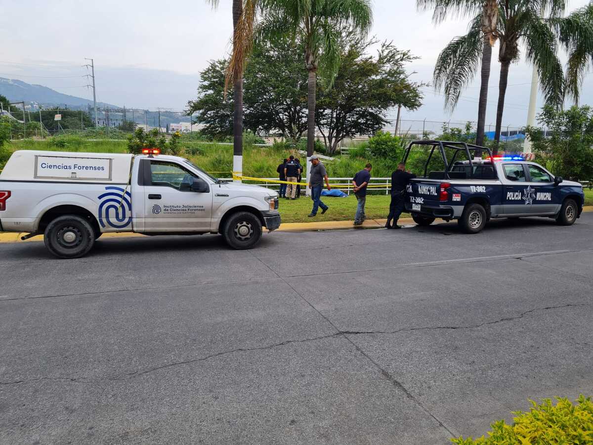 El accidente se registró sobre el Boulevard Valle del Silicio al cruce con la Prolongación Mariano Otero. (Juan Munguía)