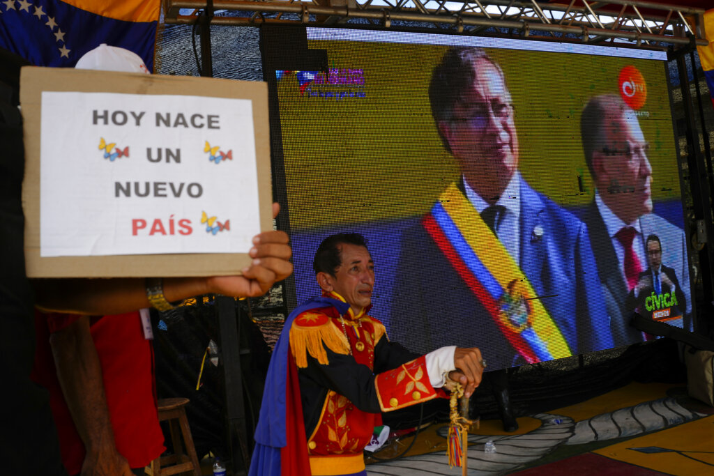 El Clan del Golfo busca dialogar con Petro para llegar a la paz en el país. (AP)