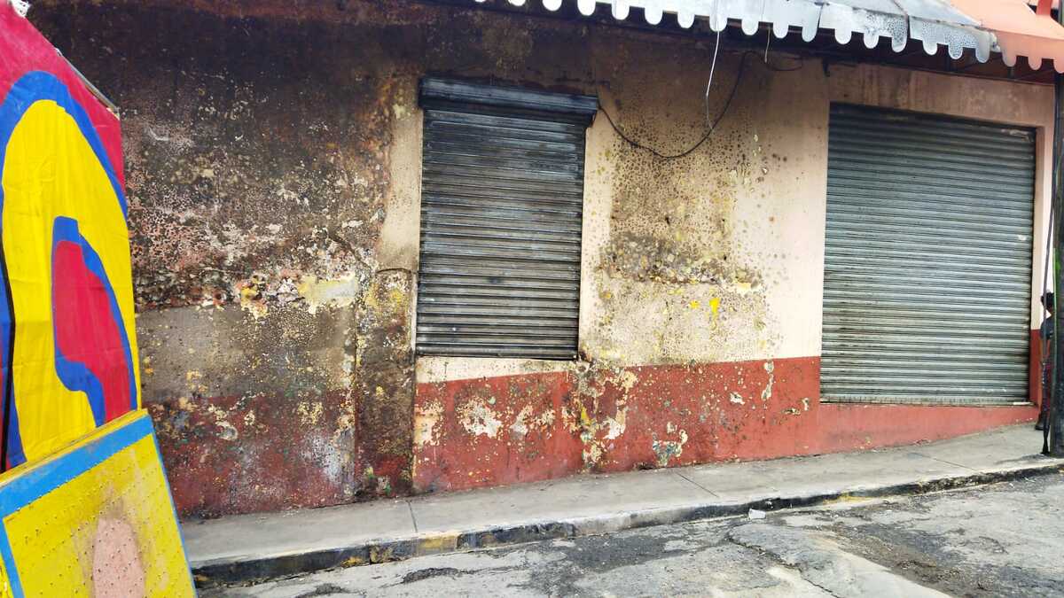 Estragos del incendio en la Feria de los Angelitos en Tulancingo (Elizabeth Hernández)