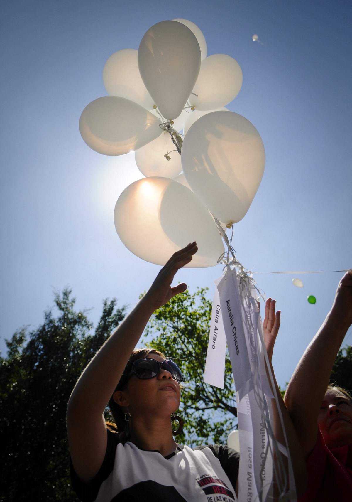 globos blancos de movimiento feminista