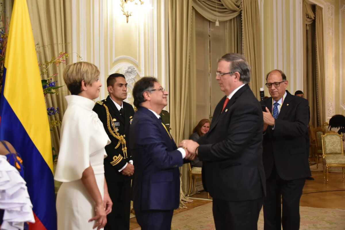 Marcelo Ebrard, secretario de Relaciones Exteriores, y Gustavo Petro, presidente de Colombia. (Twitter)