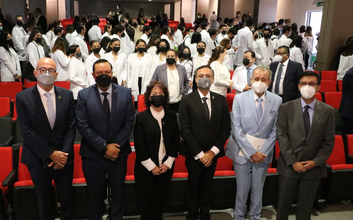 Universidad la Salle Bajío abre facultad de medicina / Dany Béjar